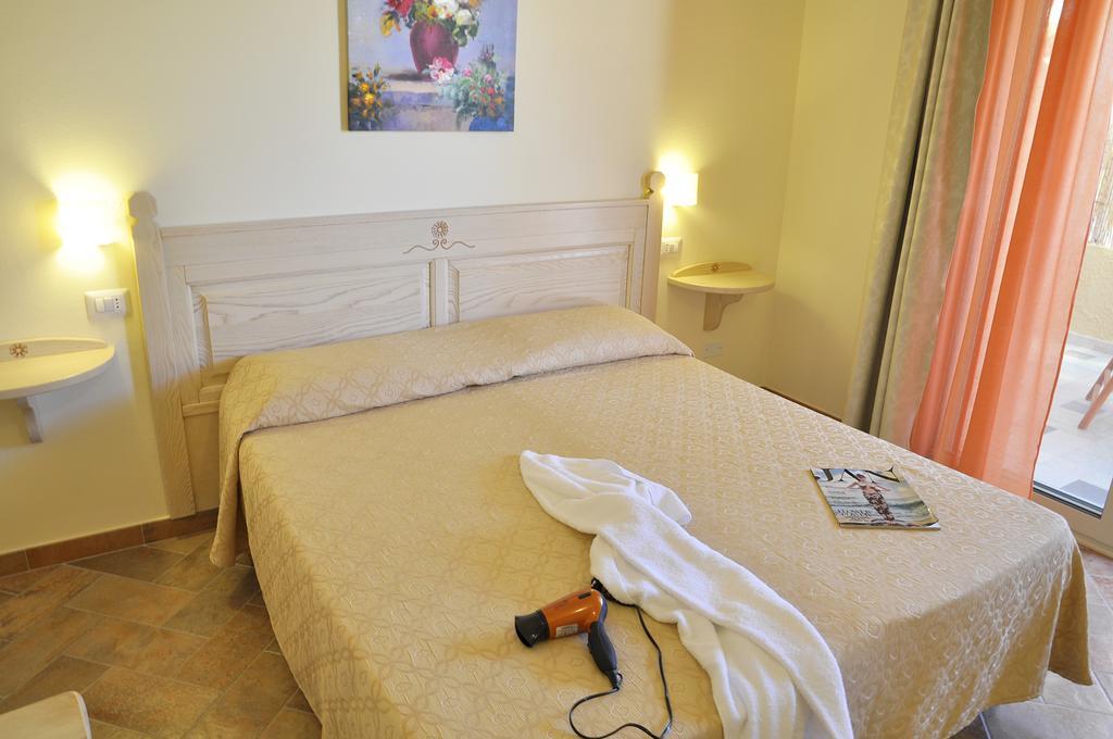 Affittacamere B&B La Villa Dei Graniti فيلاّسيمِيوس الغرفة الصورة