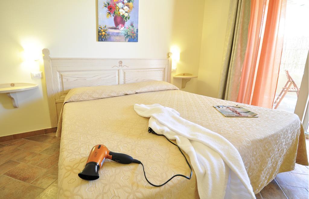 Affittacamere B&B La Villa Dei Graniti فيلاّسيمِيوس الغرفة الصورة
