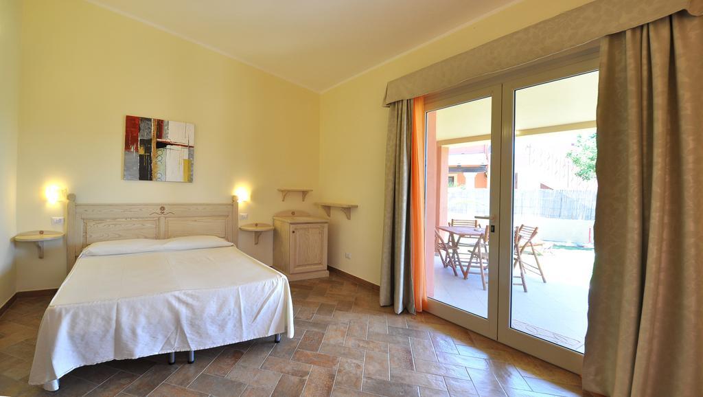 Affittacamere B&B La Villa Dei Graniti فيلاّسيمِيوس الغرفة الصورة