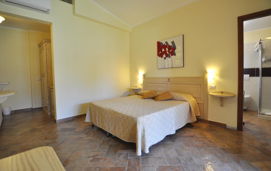 Affittacamere B&B La Villa Dei Graniti فيلاّسيمِيوس الغرفة الصورة