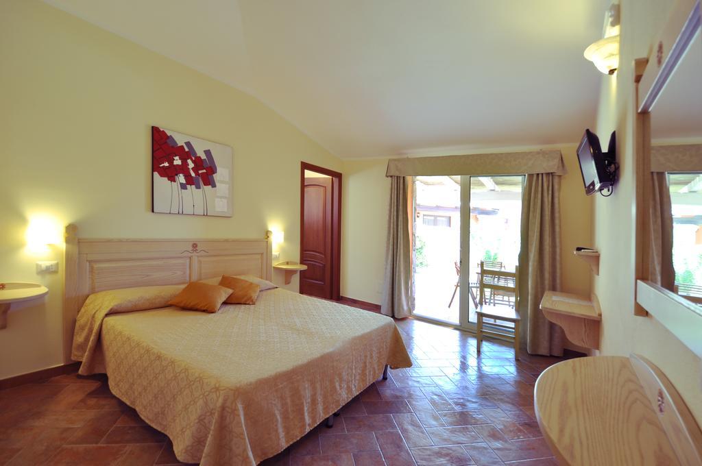 Affittacamere B&B La Villa Dei Graniti فيلاّسيمِيوس الغرفة الصورة