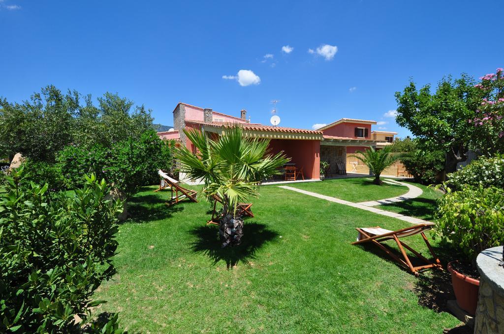 Affittacamere B&B La Villa Dei Graniti فيلاّسيمِيوس المظهر الخارجي الصورة