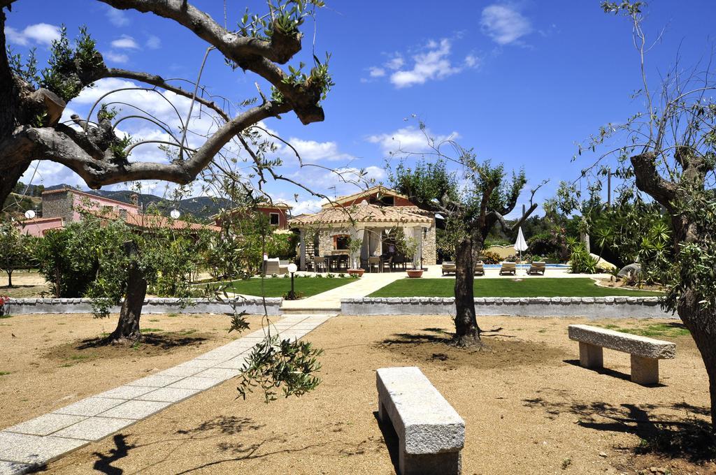 Affittacamere B&B La Villa Dei Graniti فيلاّسيمِيوس المظهر الخارجي الصورة